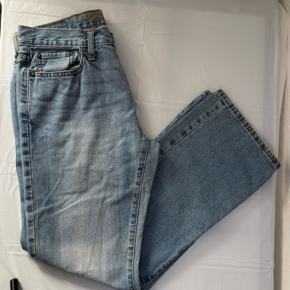 American Eagle Outfitters Light Blue Relaxed Jeans